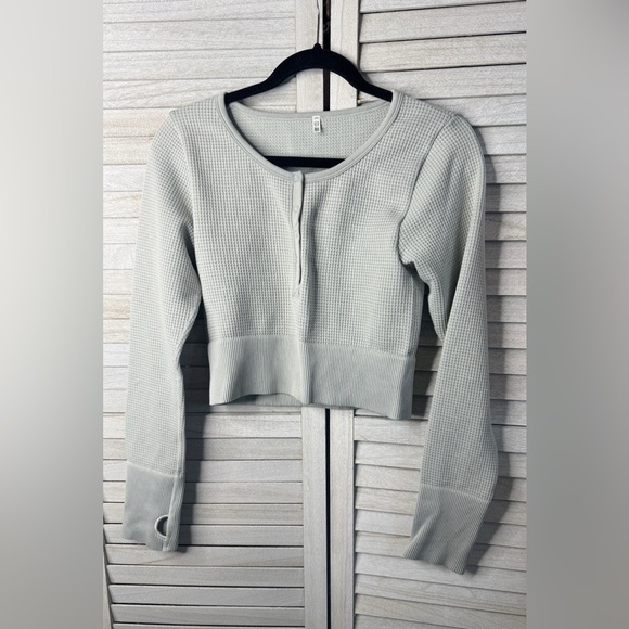 Boutique Tops - Workout Top. Waffle material. Size Medium. Excellent Condition.